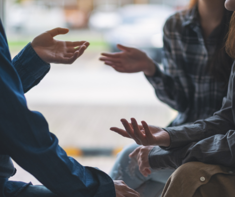 Tiefere Gesrpäche und Freundebuch für Erwachsene für Freundschaften im Erwachsenenalter